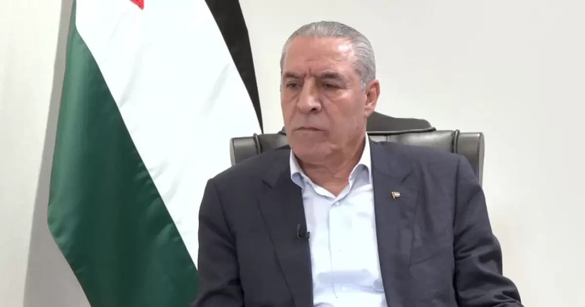 خليل الحية يتلقى مكالمة من حسين الشيخ