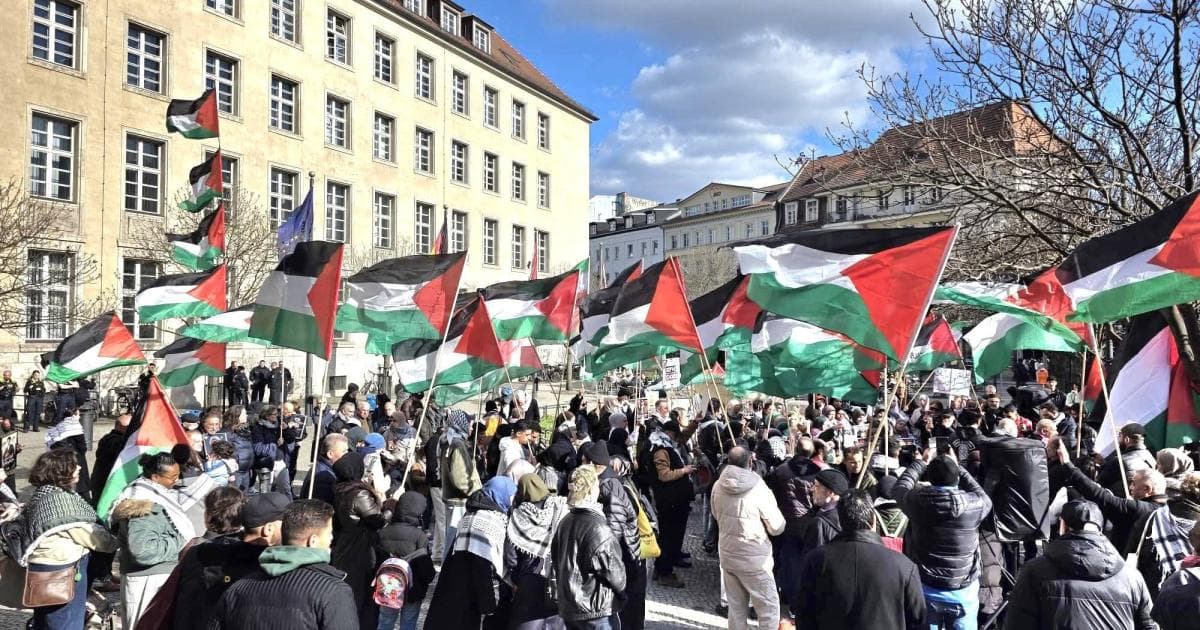 PLO Factions Meet on Election Prep in Germany