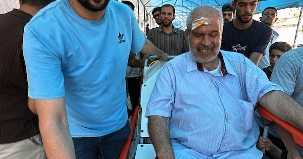 Palestinian prisoners arrive in Gaza