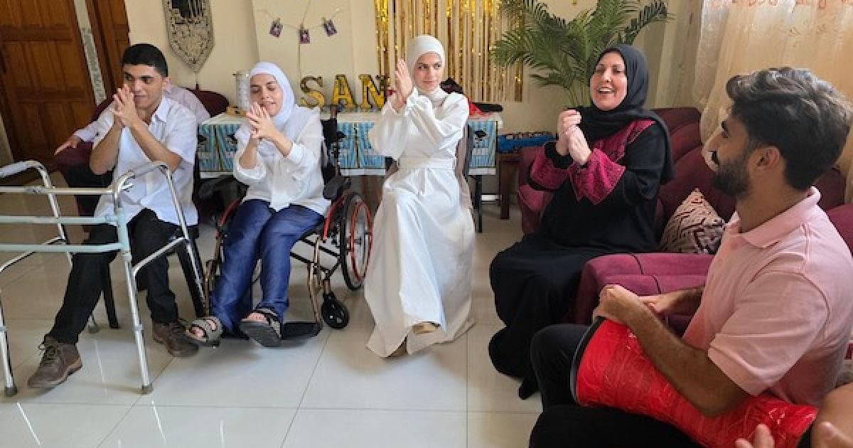 ثلاثة توائم يتحدون الحرب والإعاقة ويفوزون بالتوجيهي غزة
