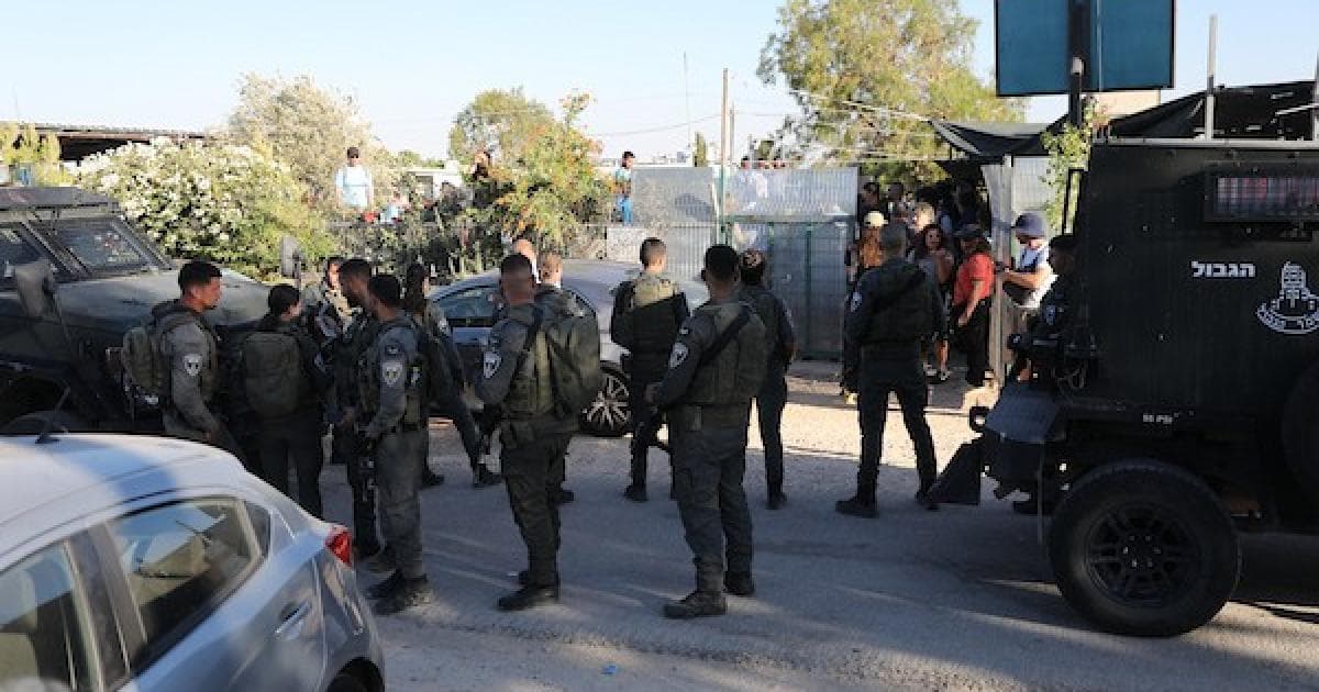 Deir Abu Mishal: Military actions and settlement efforts