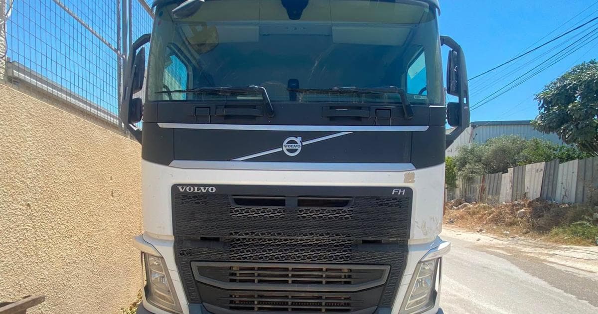 Qalqilya: Waste-laden Israeli trucks confiscated