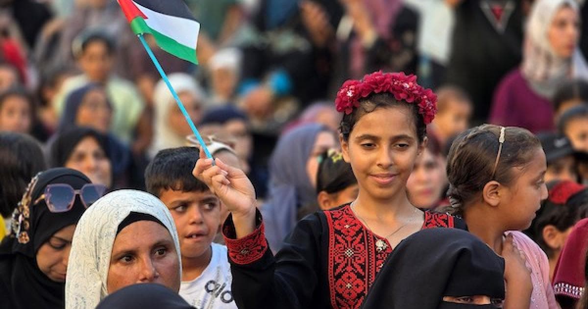 Palestinian students celebrate success in Gaza