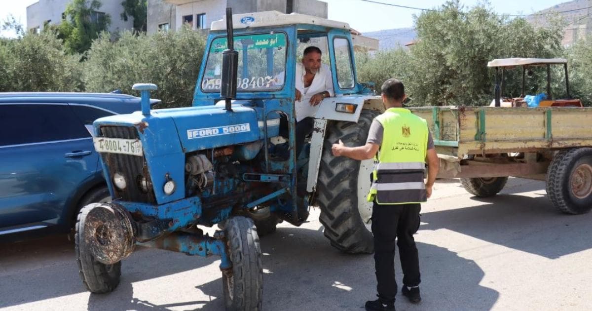 Transport Agency Starts Tractor Licensing in Nablus