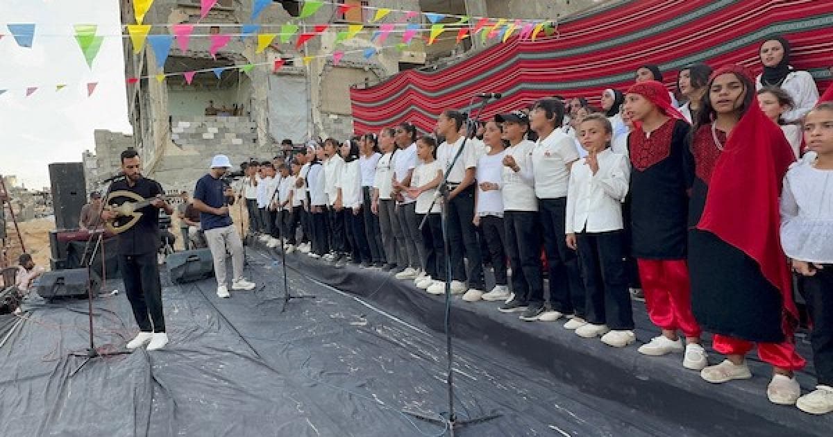 غزة تكرم 200 طفل من مخيم الحرية