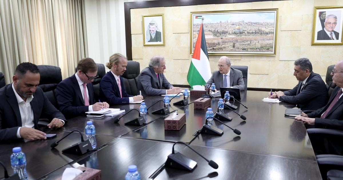 Mustafa Meets European Envoy on Palestine