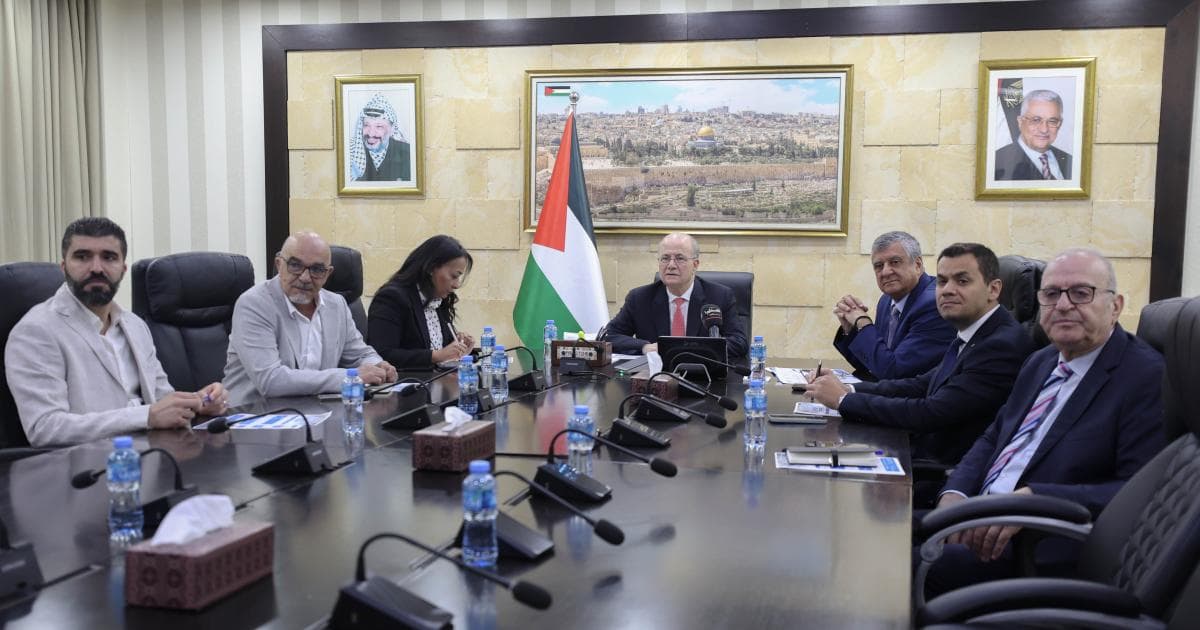 مصطفى يركز على تحسين الأوضاع في غزة
