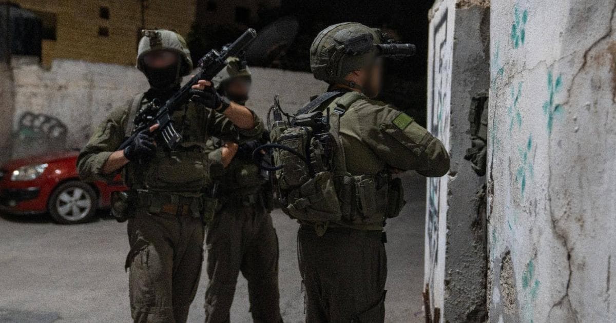 Jerusalem Gov. troops exit Kalandia and Kafr Aqab