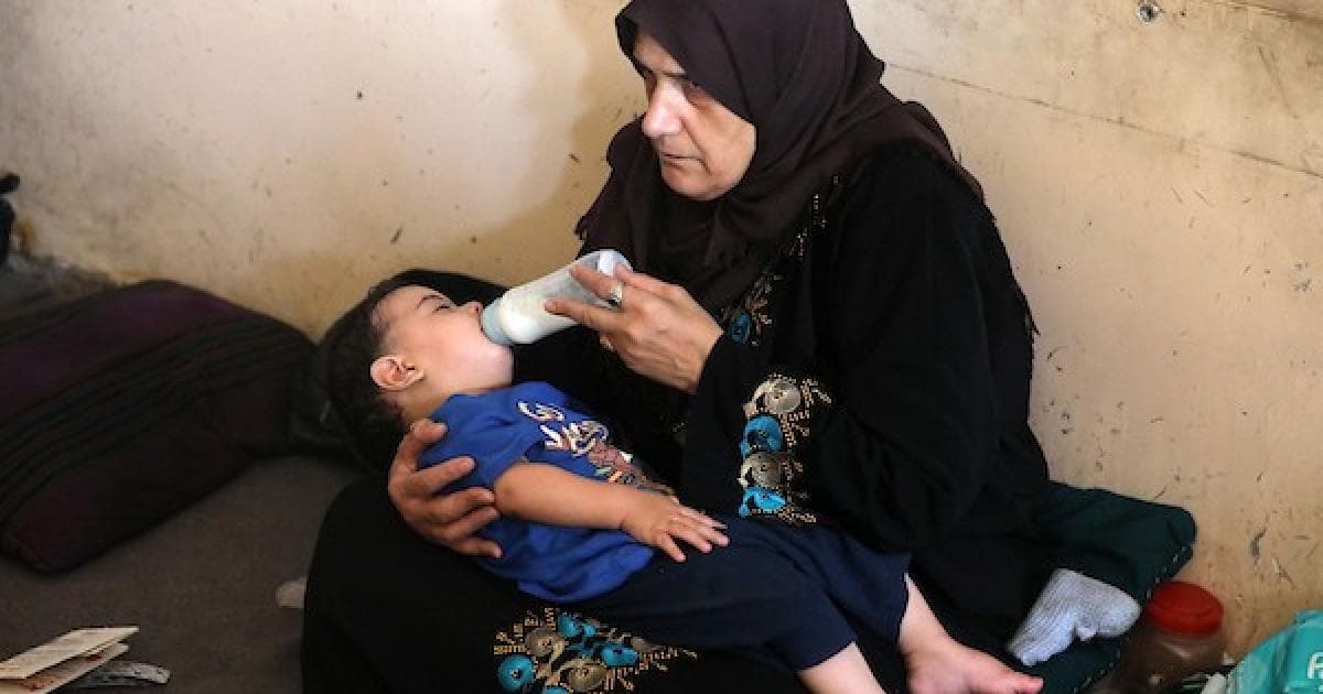 حمزة النجم الأخير لعائلة أبادها القصف