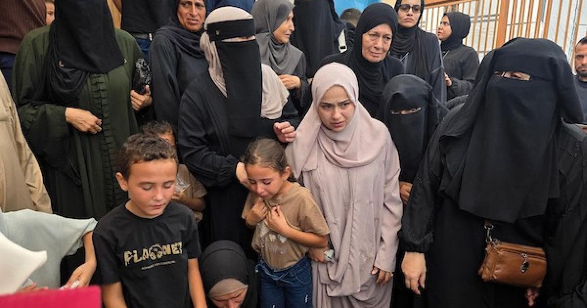 حقوقي: الاحتلال يقتل ويهدد غزة