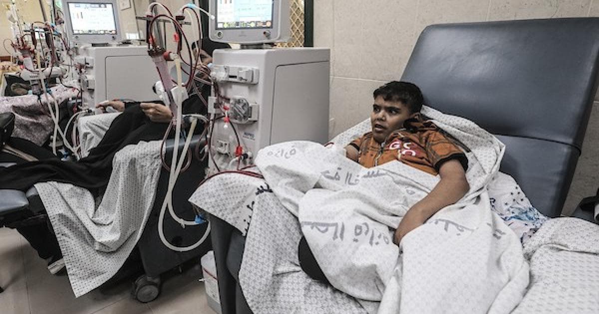 Palestinian dialysis patients face shortages at Al-Shuhada Al-Aqsa Hospital