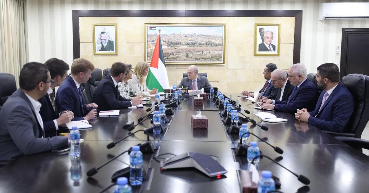 مصطفى يطلع وفد برلماني ألماني على الأوضاع في فلسطين