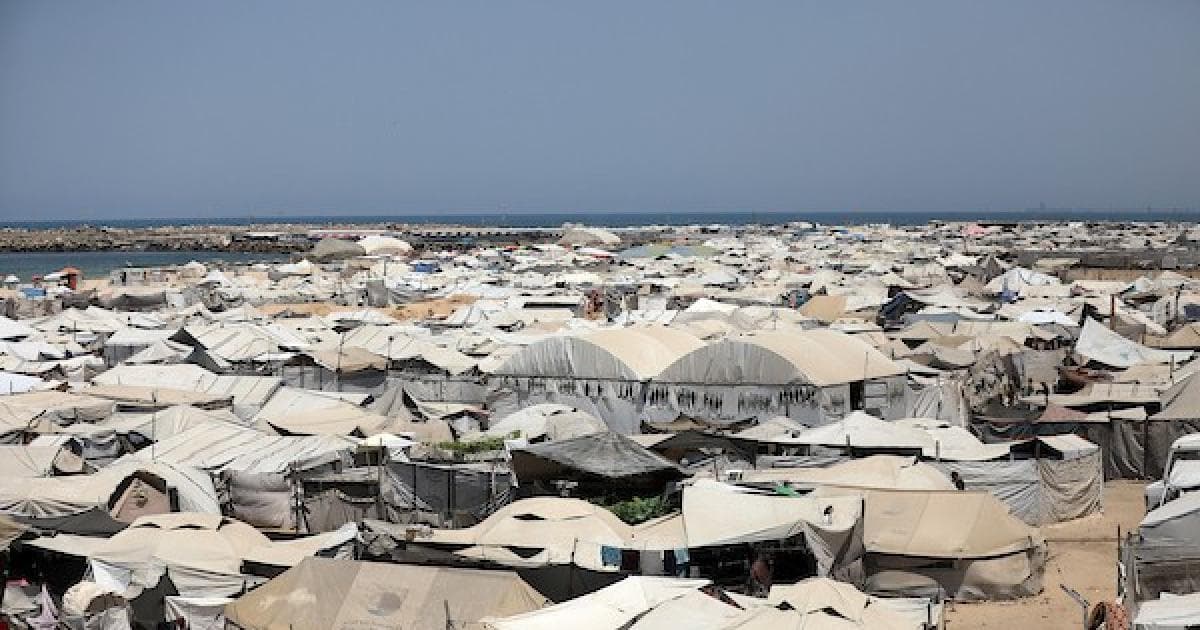Palestinians in temporary Gaza tents