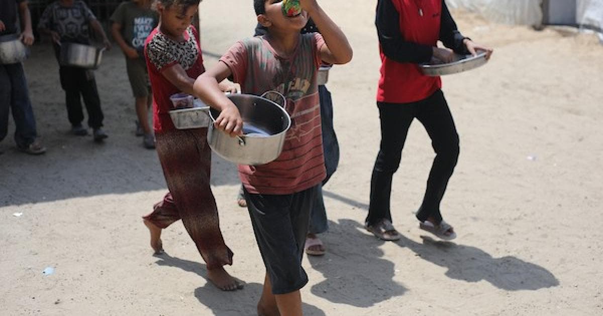 North Gaza Displaced Seek Food