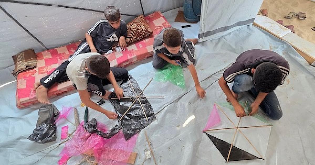 Gaza Mediators Seek Kite Cessation