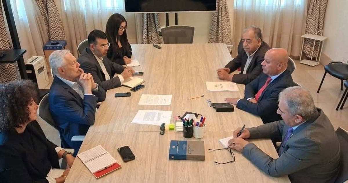 أبو هولي والسفير يناقشان أوضاع اللاجئين