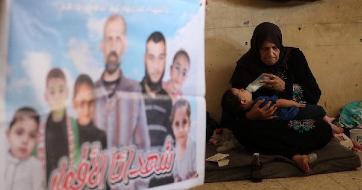حمزة الرباعي الطفل الناجي من هجمات غزة
