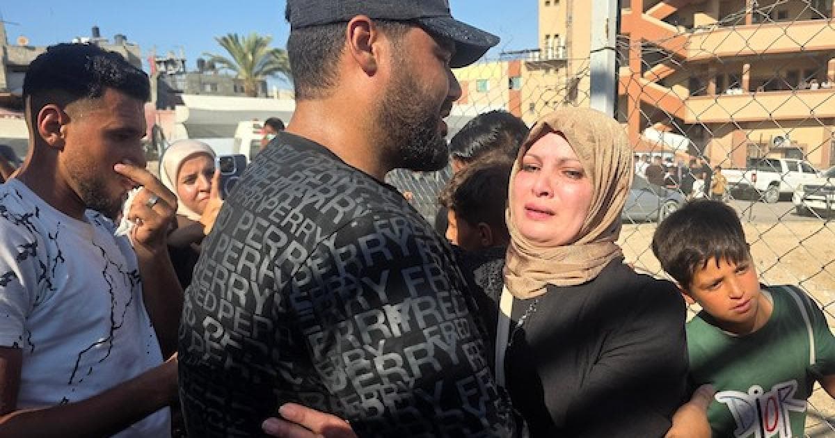 مرضى فلسطينيون يصلون إلى خان يونس بعد أشهر من الحصار