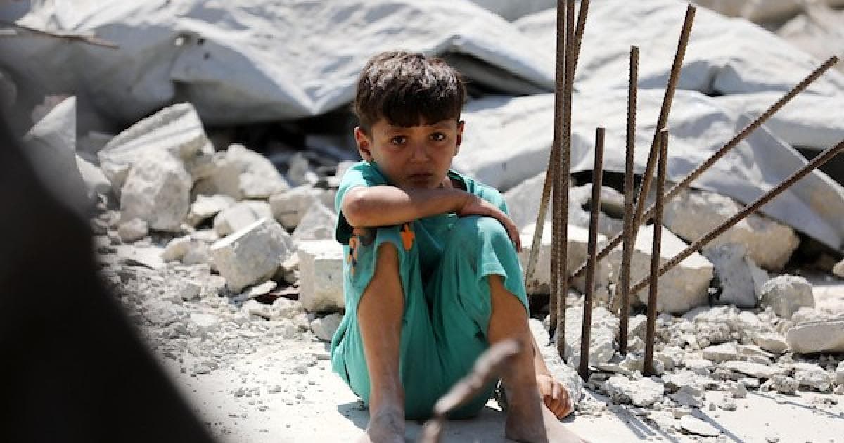 Palestinians rebuild near destroyed homes