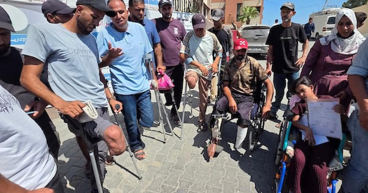 Palestinians demand crossing reopening at Gaza protest