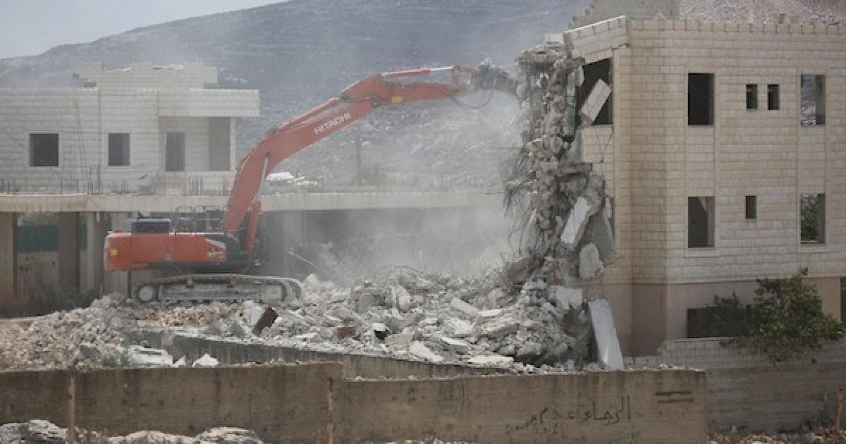 إسرائيل تهدم منازل فلسطينية في نابلس