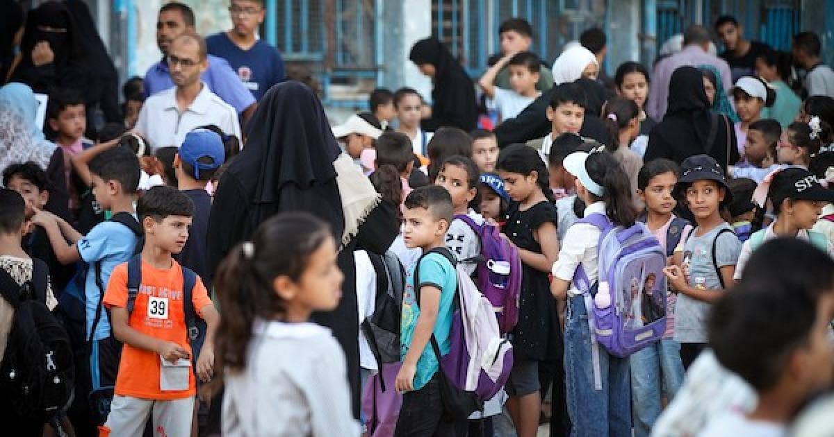 Gaza children resume school in tents