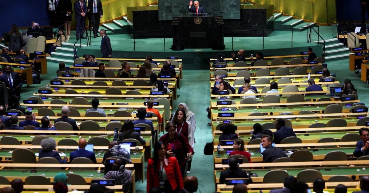 نتنياهو يعرض القوة خارجيًا ويهدد الانتخابات