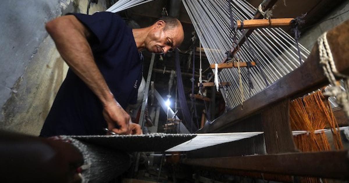 Handwoven carpets return to Gaza