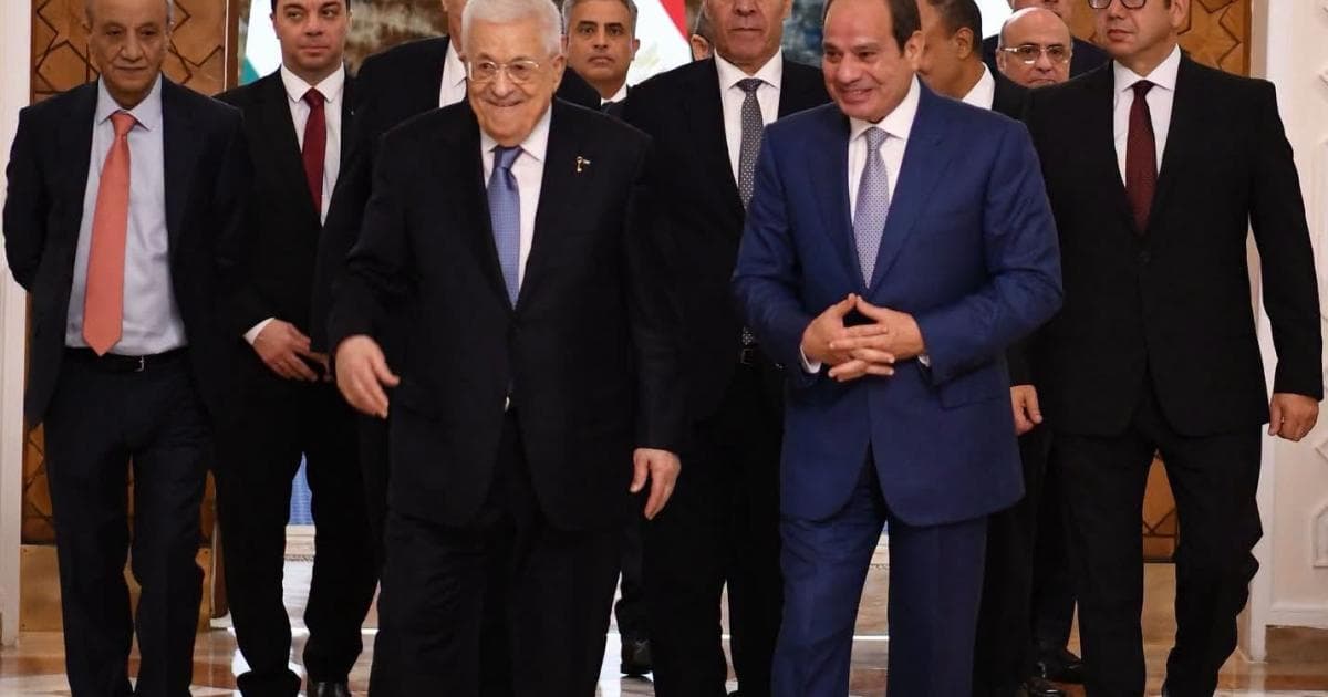 أبومازن يؤكد إجراء الانتخابات ووحدة غزة والضفة