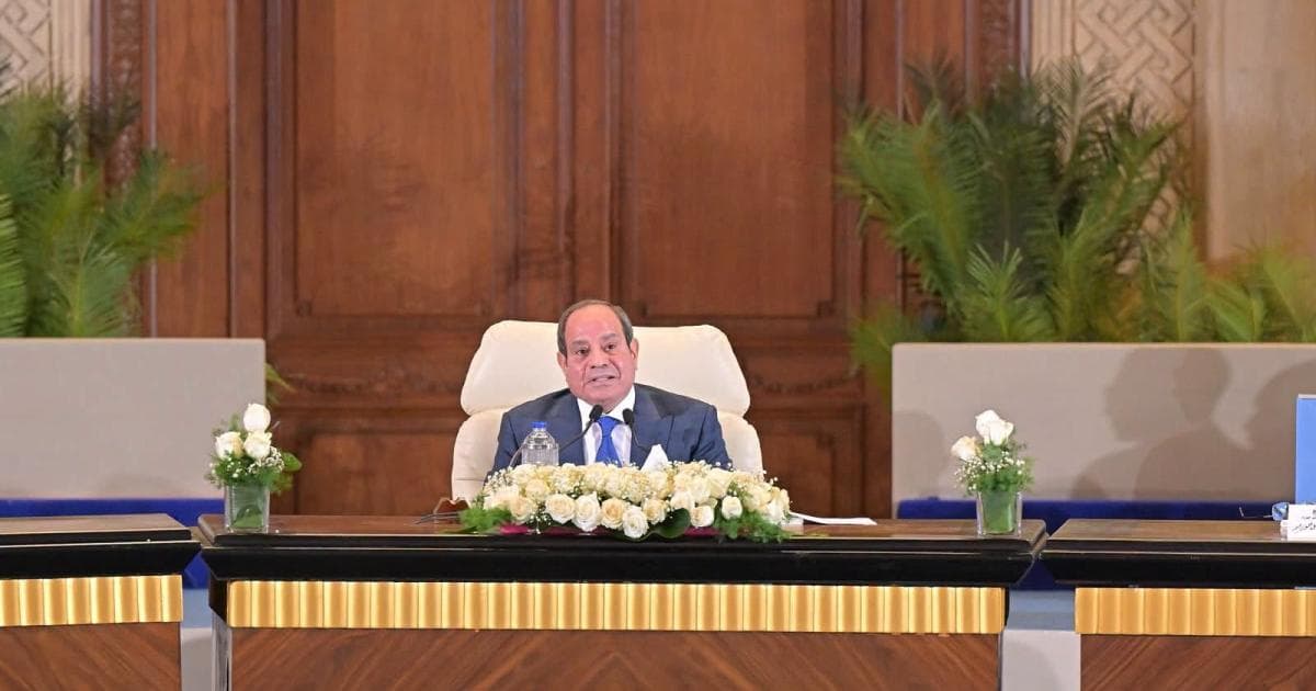 السيسي يحذر من انهيار المنطقة ويؤكد أمن الخليج خط أحمر