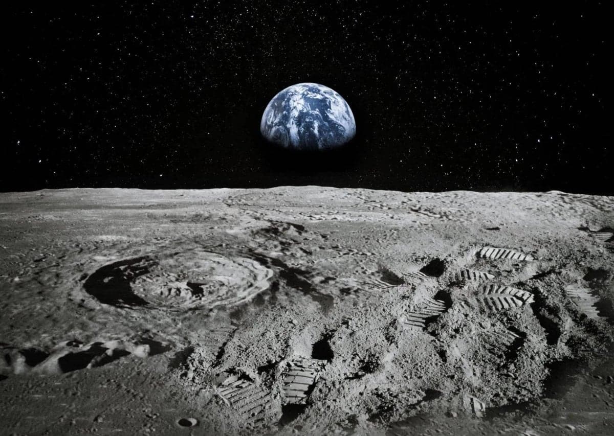 Nuclear leaves Earth, new energy race above Moon