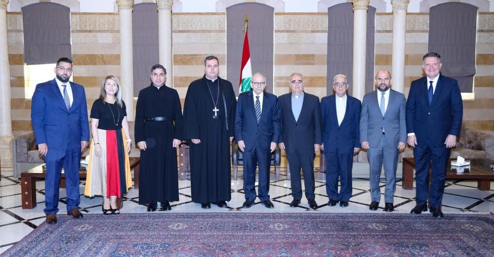 سلام يستقبل وفدًا من جامعة سيدة اللويزة