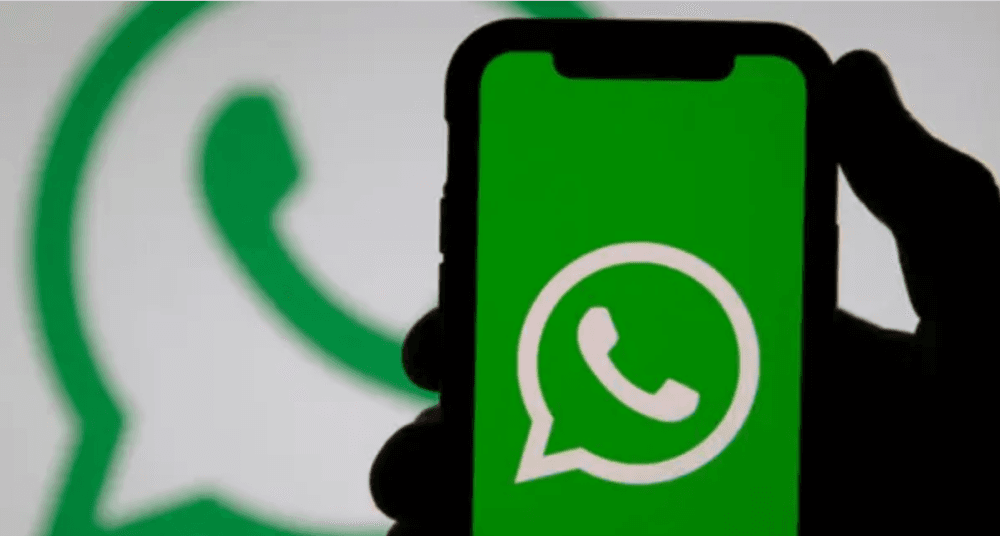 توقف عمل واتساب ومتا توضح