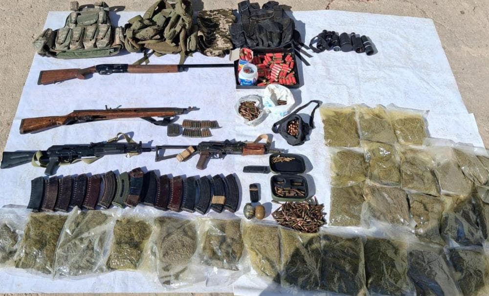 الجيش يداهم منازل مطلوبين في مقنة والفنار ويوقف 6 أشخاص