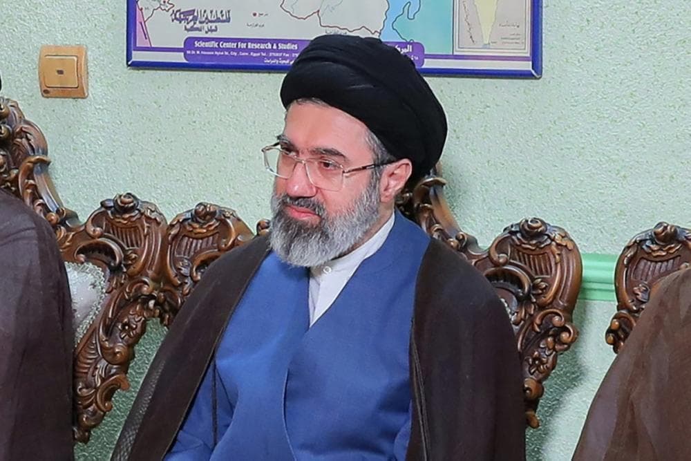 خامنئي يدعو لمعالجة التحديات الاقتصادية في إيران