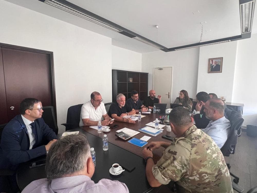 Artist supervising Qleiyat Airport case