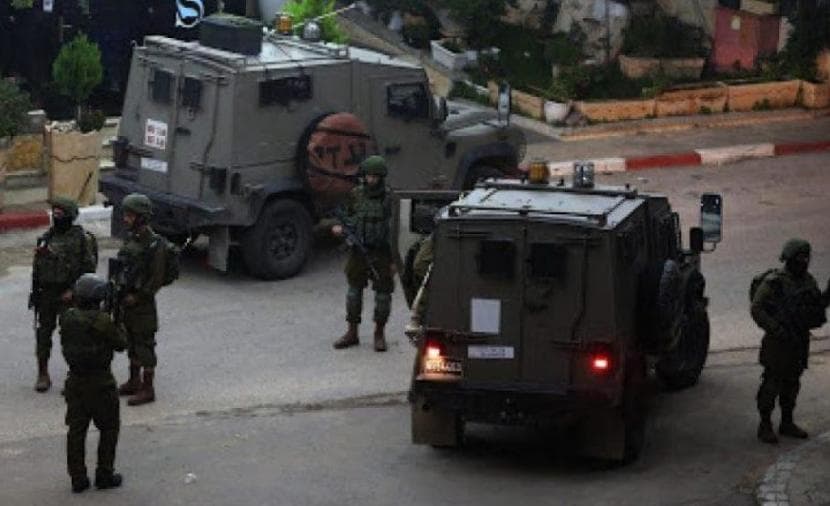 اقتحام واحتجاز مصلين في بلدة بدو بالقدس