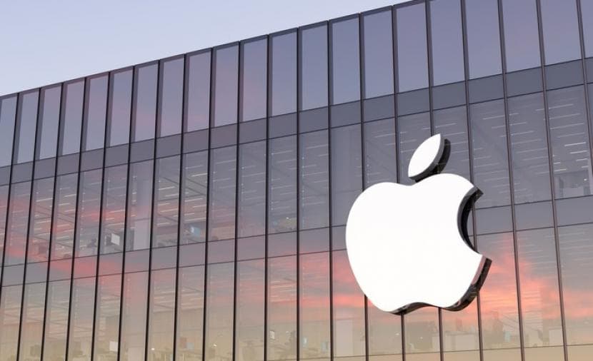 Apple alerts users worldwide of hacking threats