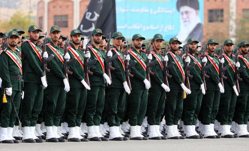 إعادة تنظيم القيادة العسكرية والحرس الثوري