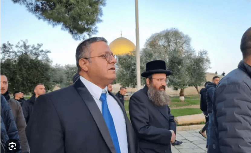 بن غفير يقتحم الأقصى تحت حماية الاحتلال
