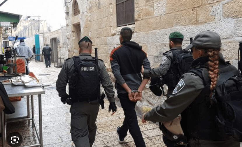الاحتلال يعتقل شابا بالقدس