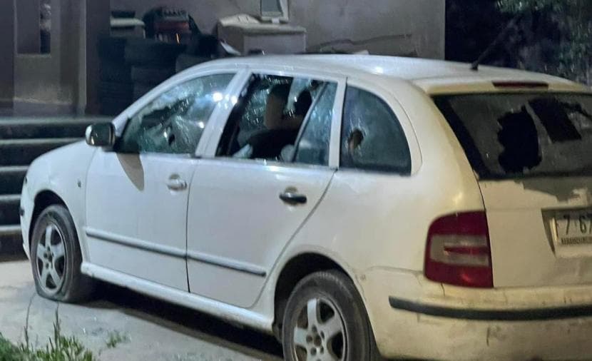 Settlers target vehicles near Ramallah