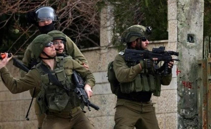 الاحتلال يشن حملات مداهمة في الفارعة