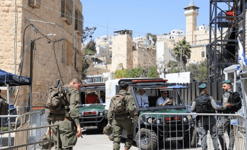 Occupation detains workers and confesses Hebron mayor