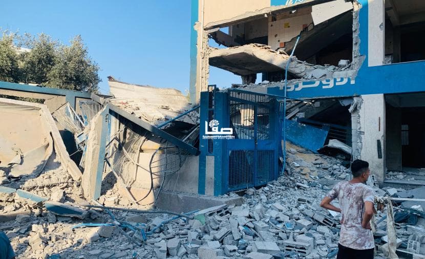حماس تحتفي بيوم المعلم ويدمر الاحتلال مدارس غزة