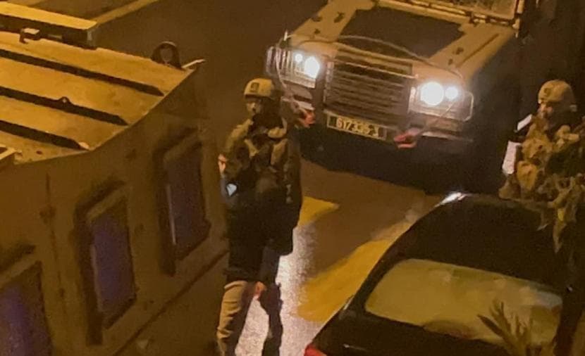 قوات الاحتلال تداهم سنجل وتعتقل شبان