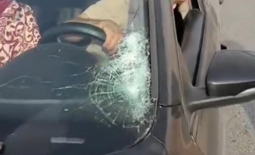 مستوطنون يعتدون على مركبات في بيت لحم