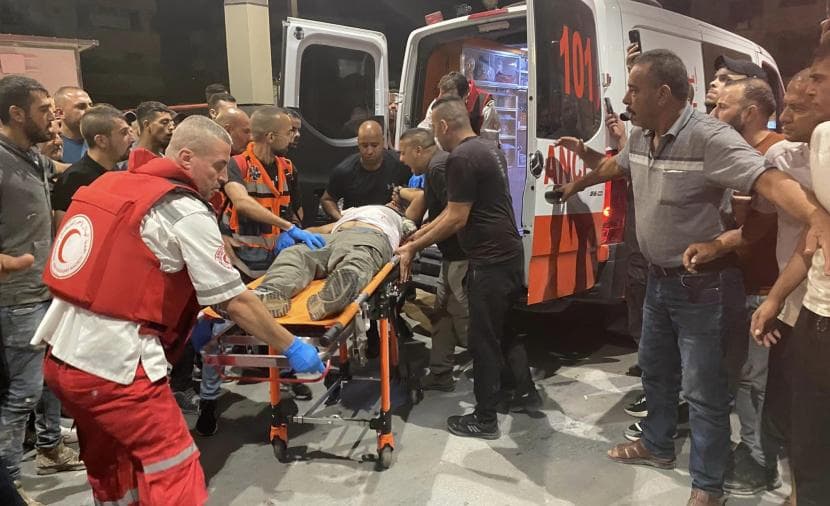 Young man shot by settlers west of Ramallah