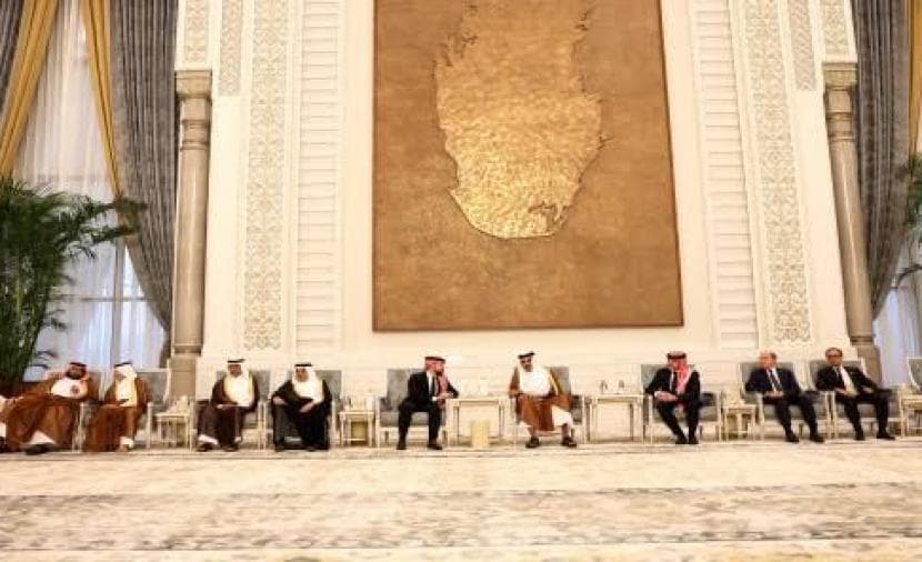 وفد من قيادة حماس يقدّم العزاء إلى الأمير تميم بن حمد بعد وفاة والده
