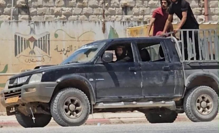 مستوطنون يعتدون على طريق جنين